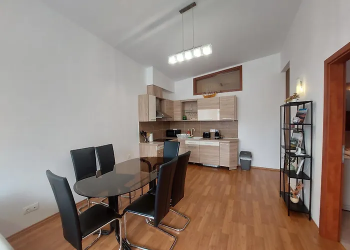 City5 * באלאטונפורד